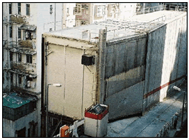 Closing of tunnel shaft opening to reduce noise