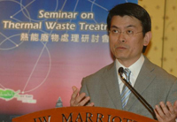 Secretary for the Environment Mr Edward Yau delivered a keynote speech at the seminar luncheon.
