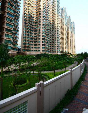 photo of vertical barrier