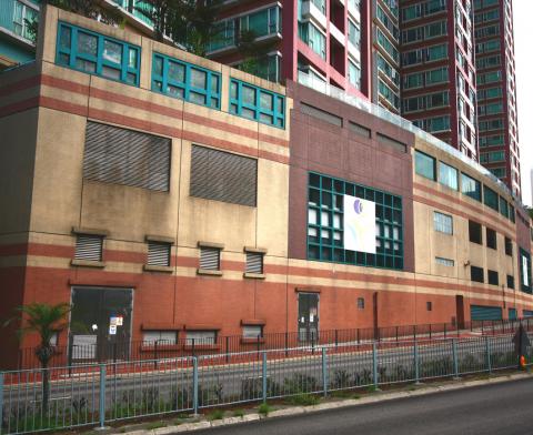 photo of vertical barrier