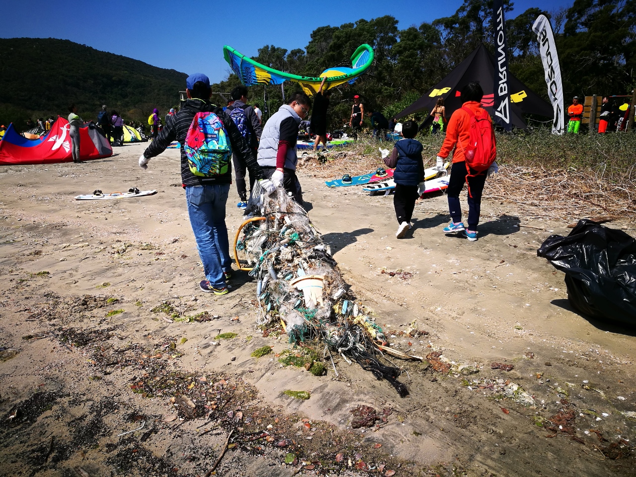星展银行(香港)有限公司水口海岸清洁活动| 海岸清洁