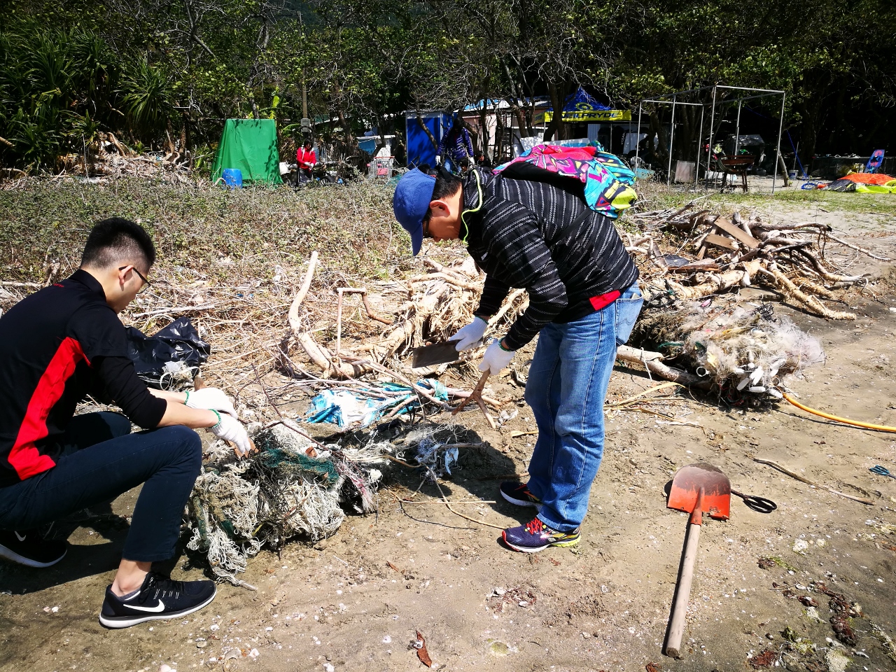 星展银行(香港)有限公司水口海岸清洁活动| 海岸清洁