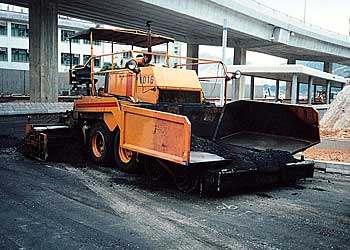 Asphalt paver