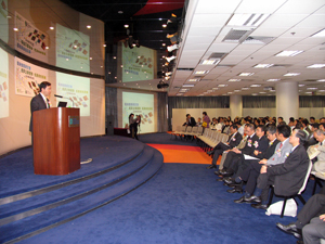 Mr. Benny Wong, Deputy Director of Environmental Protection gave a welcome speech