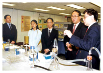 Visit from mainland officials in 2000s