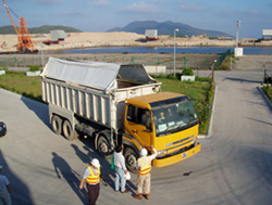 Mechanical truck cover