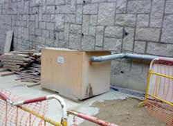 Wastewater treatment tank