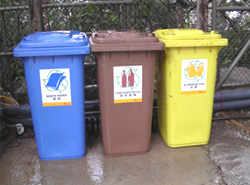 3-color recycle bin for collection of recyclable municipal waste