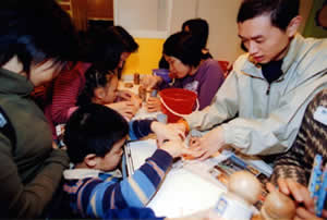 綠田園基金遊戲攤位 「報紙苗杯工作坊」