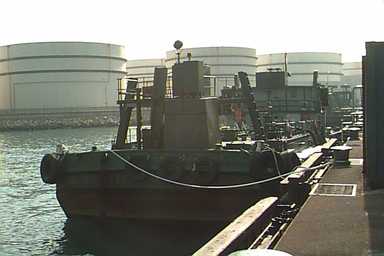 经海路收集化学废物图片