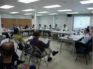 出席基建发展工程的地区组织会议