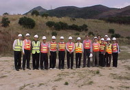 与区议会议员视察堆填区