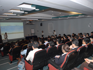 出席者包括各主要殯儀館營運者及相關業界代表