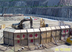 用以阻隔嘈吵建築工程噪音的隔音屏障