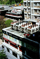 為減低氣流噪音,排氣口的方向應設置在遠離噪音感應強的地方。